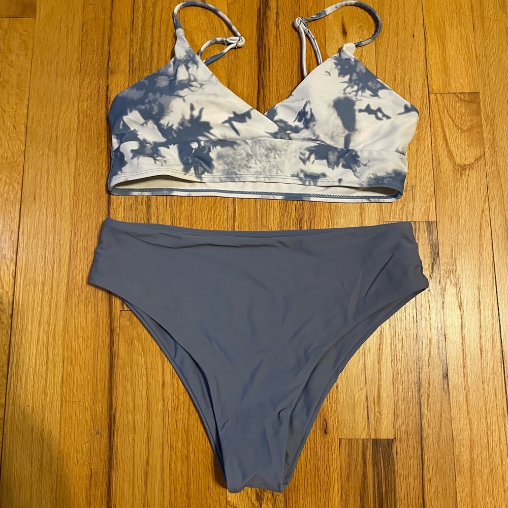 Blue Bikini - Picture 2 of 5